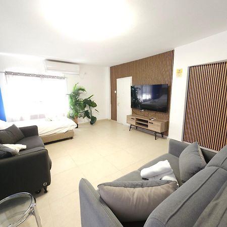 Barak Royal Suites 20 Garden Jacuzzi - ג'קוזי בחצר Эйлат Экстерьер фото